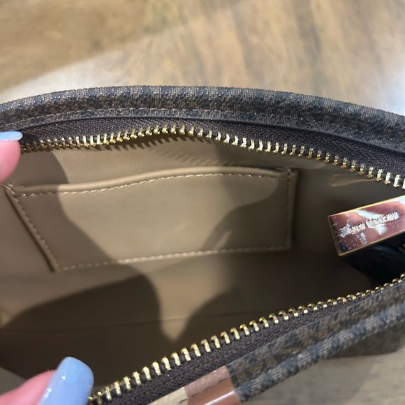 Michael Kors Brown and Tan Belt Bag Leather Adjustable, New In Sparkly Giftbox. - Picture 4 of 10